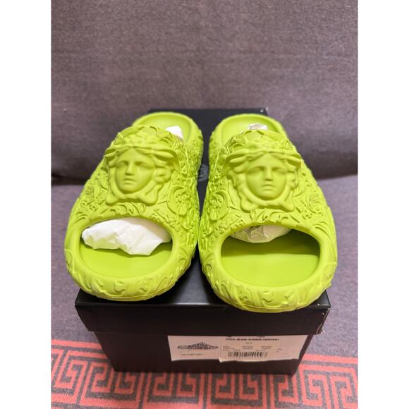 Brand new Versace pool slide Barocco Citron - Picture 1 of 6